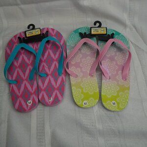 Lot 2 Ladies Flip Flops Shoes Womens Size M 7/8  Pink Green Beach Sandals